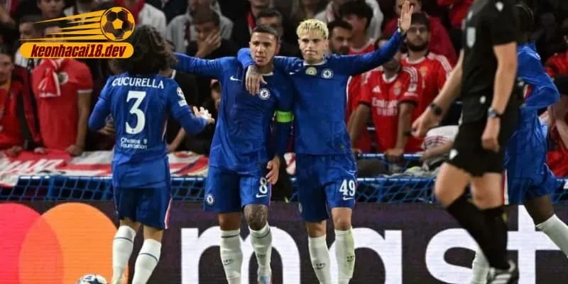 Bước ngoặt trong hiệp hai khi the blues trở lại